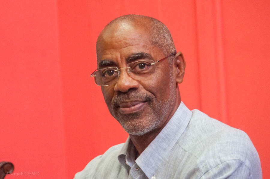 Bonne et Heureuse année par  Maurice Antiste sénateur de la Martinique