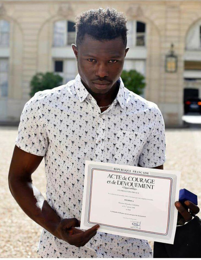 Le "sauveur du balcon" Mamoudou Gassama a été reçu ce lundi 28 mai par Emmanuel Macron à l'Elysée.