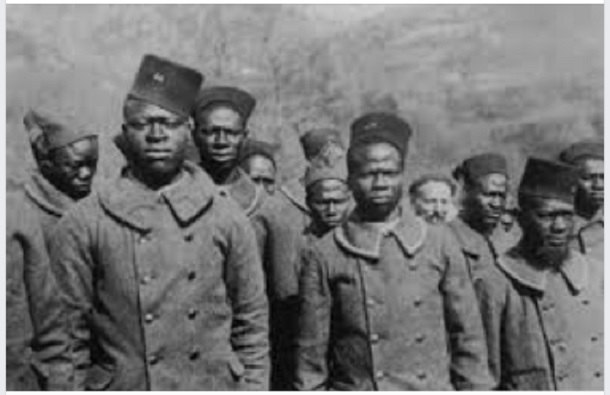Des descendants de tirailleurs africains  refusés en France pour "risque migratoire".