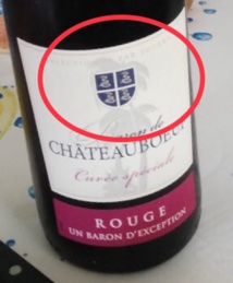 Notez que l'étiquette de ce vin a changé .