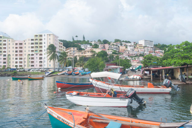 En Martinique, une concertation a été engagée entre le préfet et les maires des communes concernées. Le préfet de la Martinique a proposé aux maires d’étudier la possibilité d’une ouverture des plages entre le lever du jour et 11h du matin.