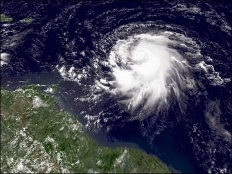 Tempête voire d'ouragan entre Lundi après-midi et mardi soir en fonction de la trajectoire exacte du cyclone