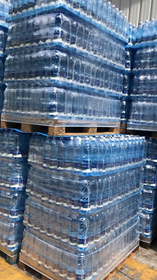 15 tonnes d'eau en bouteille seront expédiées aujourd'hui de la Martinique