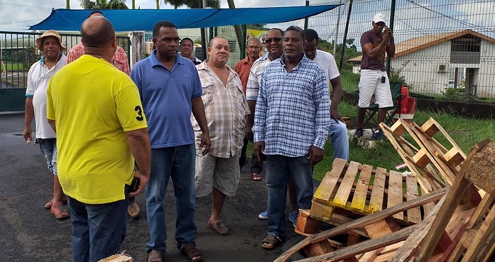 Mobilisations pour les artisans bouchers de la Martinique / Il va falloir trancher
