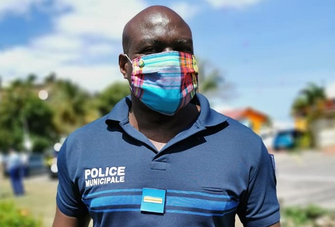 La police municipale Martiniquaise en masque Alternatif ...