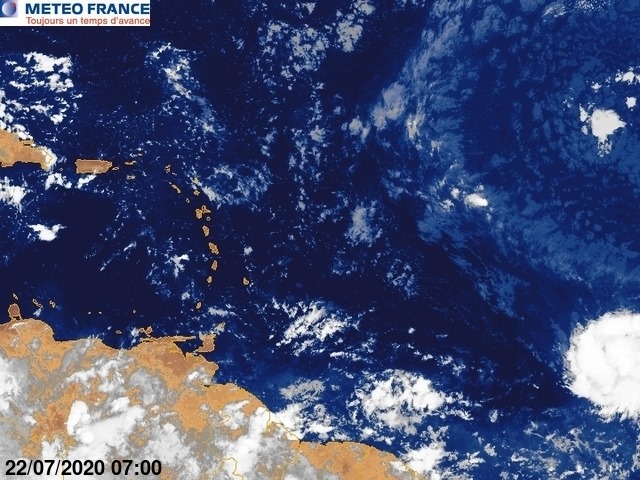 Temps- Sur l'image satellite de Météo-France, la perturbation est très proche d'être classée tempête tropicale Gonzalo