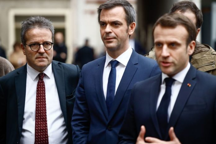 Lu pour vous / Emmanuel Macron annonce un nouveau confinement face à l'inévitable saturation des hôpitaux