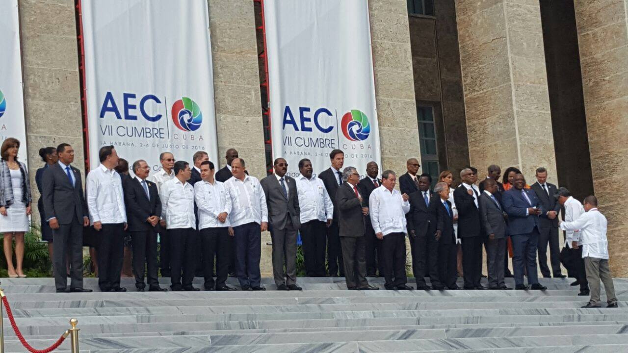 Gracias a todos.Par Alfred MARIE-JEANNE Président de la Collectivité Territoriale de Martinique à CUBA