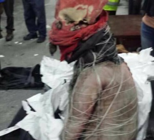 La police #haïtienne a arrêté une française essayant de faire rentrer un #zombie en #France.