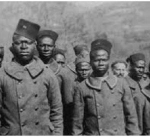 Des descendants de tirailleurs africains  refusés en France pour "risque migratoire".