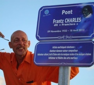 HOMMAGE: C'est le 17 janvier dans l' après midi que les autorités foyalaises ont dévoilé  la plaque "Pont Frantz CHARLES dit Francisco"