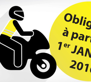 N'oublier pas qu'à partie du 1 janvier 2016 vous devez,amis motars avoir un gilet jaune dans vos poches de blouson.