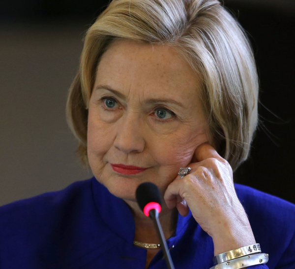 LU POUR VOUS / La campagne d’Hillary Clinton explose en plein vol