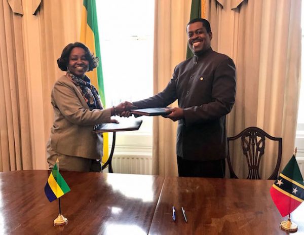 Saint-Kitts-et-Nevis a officiellement commencé les relations diplomatiques entre les Caraïbes et le Gabon.