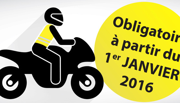 N'oublier pas qu'à partie du 1 janvier 2016 vous devez,amis motars avoir un gilet jaune dans vos poches de blouson.